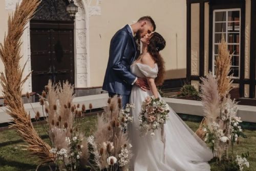 obrázek:Svatba po třicítce je stále běžnější. Plzeňský kraj hlásí také méně sňatků i rozvodů