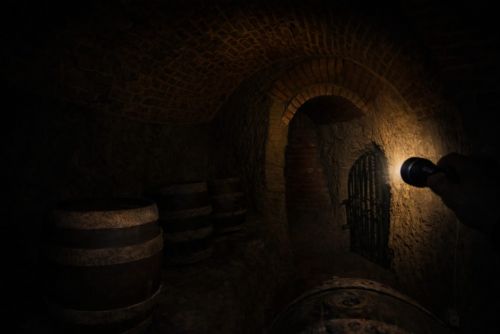 obrázek:Tma, chlad a tajemství pod městem. Plzeň otevře podzemí jen za svitu baterek