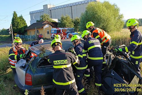 obrázek:Vážná nehoda v Blovicích na železničním přejezdu