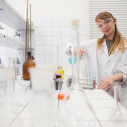 ZČU bojuje o budoucí učitele přírodních věd, nabídne cílená stipendia a zjednoduší přijímačky