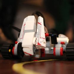 Zábavné odpoledne s roboty