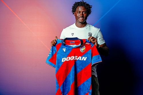 obrázek:Lawala míří do Plzně místo Durosinmiho, za rekordní částku