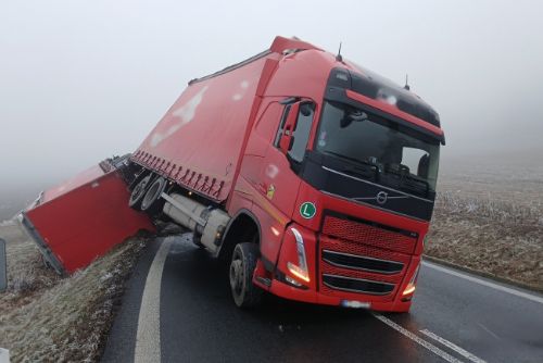 obrázek:Na Klatovsku ráno havarovaly 2 kamiony