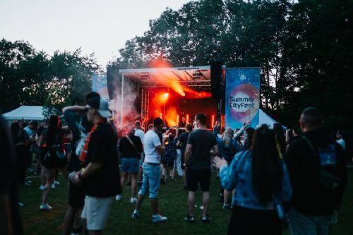 obrázek:Plzeň zahájí léto dvoudenním Summer City Festem. 19. a 20. června ožije Paromlýnský dvůr rapem, technem i DnB