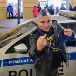 Plzeňská postavička Michal M. před soudem, podle obžaloby pomluvil policistu