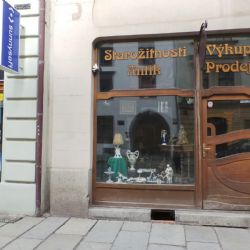 Plzeňský starožitník přišel o 66 kusů slonoviny. Sošku prodal bez povolení policejnímu agentovi