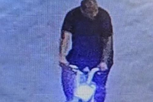 obrázek:Půjčil si sdílené elektrokolo a vyraboval ho. Policie v Plzni pátrá po muži z kamer