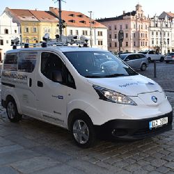 Revolutionární monitorovací elektromobil zvyšuje efektivitu kontroly parkování v Plzni