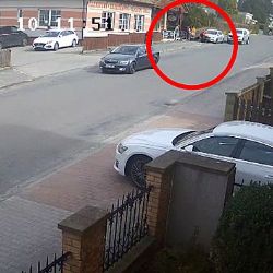 Řidička z Horní Břízy, kde nezajištěné auto srazilo těhotnou, vyvázla s pokutou
