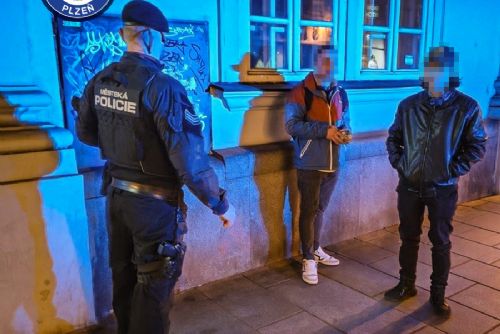 obrázek:Spletl si Plzeň s Kolumbií. Vysvětlení nočního vandalství strážníky nepřesvědčilo