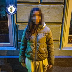 Strážníci v Plzni dopadli hledanou školačku a uprchlého mladíka