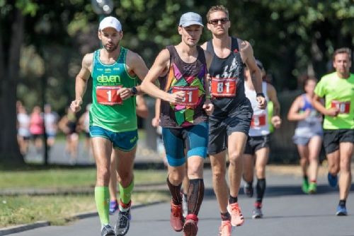 obrázek:Štruncovy sady dnes hostí Zlatý maraton. Běžci připomenou legendárního Zátopka