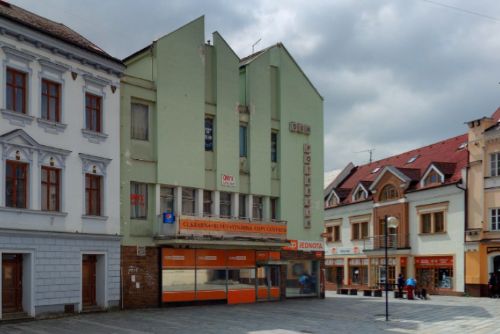 obrázek:Tachov zbourá chátrající Dům potravin na náměstí. Vznikne dům s hotelem a gastro