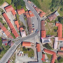 Uzavírka Rolnického náměstí komplikuje dopravu mezi Slovany a Lobzy