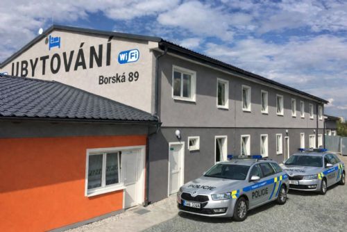 obrázek:Drama na ubytovně. Žena při vystěhování vytáhla nůž a hrozila, že se podřeže