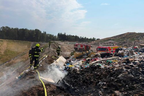 obrázek:Na skládce u Dobřan hořelo o víkendu potřetí během krátké doby