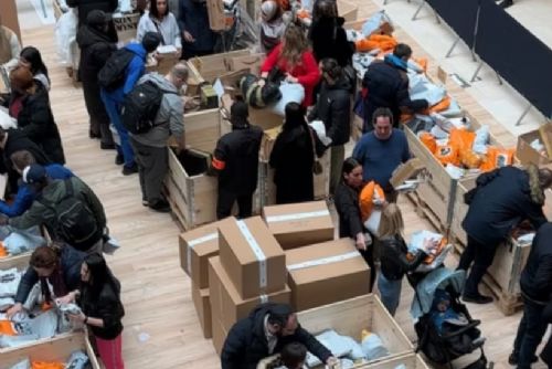 obrázek:Nákupy naslepo míří do Plzně. V Plaza se budou prodávat ztracené balíčky podle váhy