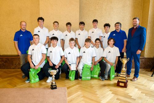 obrázek:Plzeň ocenila mladé mistry. Zlato slaví basketbalisté Lokomotivy i hokejisté z Litic