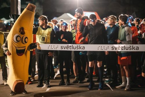 obrázek:Plzeň rozsvítí Noční běh pro Světlušku. Pomůže lidem se zrakovým postižením