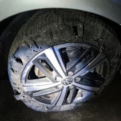 Pneumatiky „ve stavu“ a skoro 2 promile, do cíle nedojel