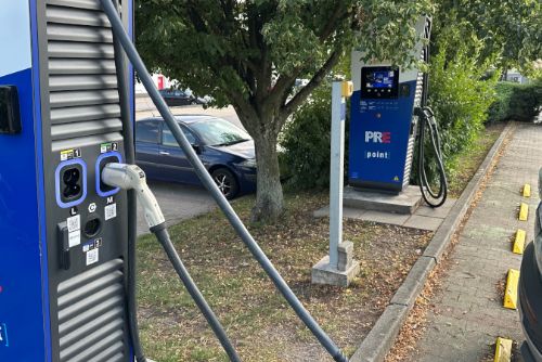 obrázek:Skvrňany se dočkají 81 nových parkovacích míst, část pro dobíjení elektromobilů