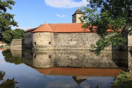 obrázek:Hrad Švihov zahájí sezónu o Velikonocích, nabídne dílny, hádanky i králičí hop pro rodiny