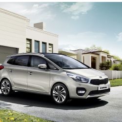 Modernizovaná Kia Carens nově se systémem DRiVE WISE
