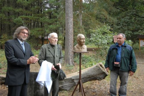 Foto: Arboretum Sofronka slaví 60 let od svého založení, zakladateli Karlu Kaňákovi odhalili bustu  