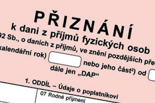 Foto: Daň z příjmů za rok 2014: Finanční správa rozšiřuje úřední hodiny a vyjíždí za lidmi