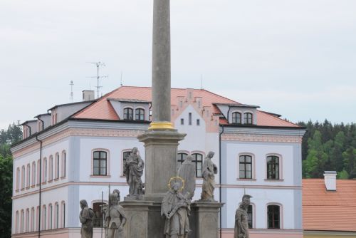 Foto: Hlasování veřejnosti rozhodne, zda získá Mariánský sloup ve Stříbře památkářskou cenu