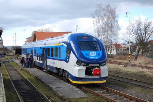 Foto: Na trati Plzeň-Cheb i Rokycany-Nezvěstice omezují provoz výluky 