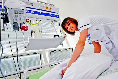 Foto: Nemocnice v Plzeňském kraji lákají na vysoké náborové příspěvky