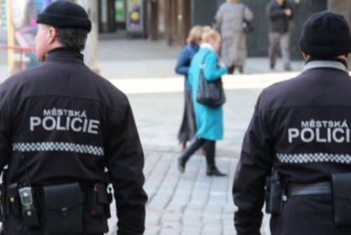 Foto: V plzeňské městské policii hoří spor o jednočlenné hlídky