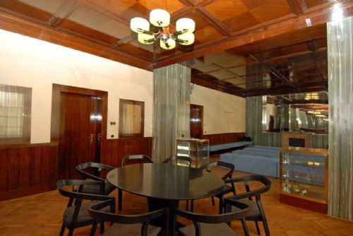 Foto: První autorské čtení v Loosových interiérech už ve středu