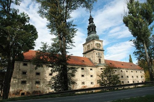 Foto: Studenti akademie hotelnictví si školní povinnosti protáhli do půlky července