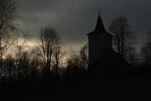 Foto: Šumavský Mouřenec zve v pátek na koncerty, noční prohlídku a příběhy vězněných kněží