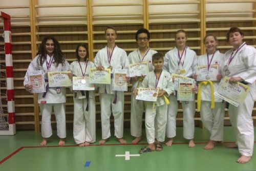 Foto: Závodníci Naramy se účastnili krajské soutěže v karate