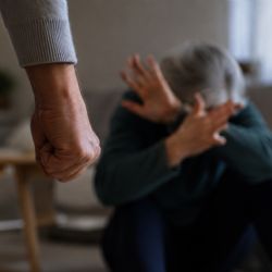 Dcera podle soudu týrala vlastní matku. V Klatovech dostala tříletou podmínku