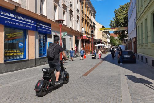 obrázek:Na elektrokoloběžce přes zákaz řízení? Kdy už „koloběžka“ není jen koloběžka