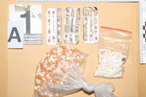 obrázek:Pervitin vařil s partnerkou. Policie v Plzni odhalila pár podezřelý z výroby drog