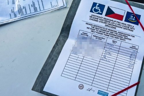 obrázek:Podvodník okradl seniorku, předstíral sbírku pro neslyšící