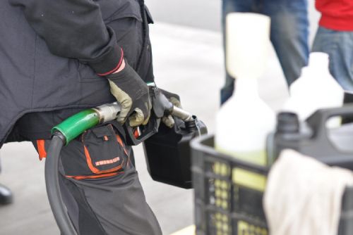 obrázek:Pohonné hmoty v Česku zlevňují. Benzin i nafta klesají druhý týden v řadě