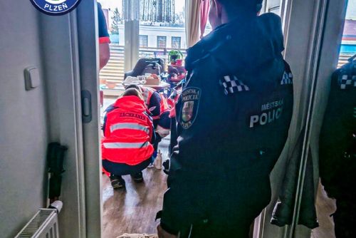 obrázek:Sousedská všímavost zachránila seniorce život. Skončila v péči záchranářů