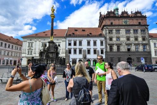 obrázek:Turismus v kraji přináší miliardy i tisíce pracovních míst. Táhne Plzeň, Šumava i památky