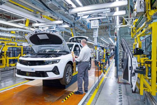 Obrázek - Opel rozjel sériovou výrobu nové Astry