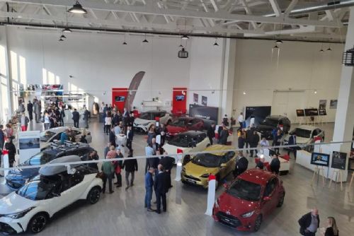 Obrázek - Toyota otevřela největší autosalon v ČR