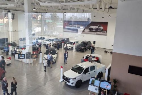 Obrázek - Toyota otevřela největší autosalon v ČR