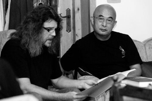Liao I-wu přijede do Plzně a Prahy na premiéru hudebně literárního pořadu Broken words