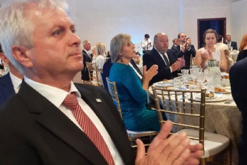 obrázek:V Senátu ocenili Kyšice i Nepomuk. Plzeňský kraj bodoval mezi nejlepšími samosprávami