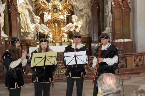 Obrázek - KLADRUBY OŽILY JARMARKEM I KONCERTEM